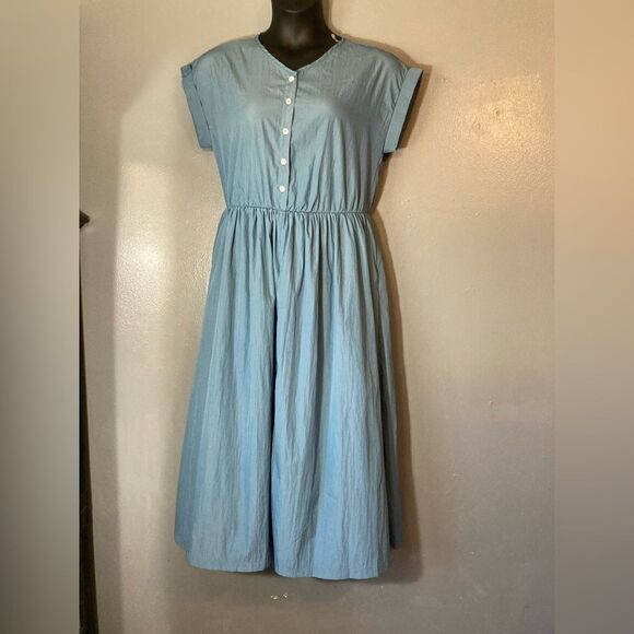 Dresses & Skirts - Light Blue Button-Up Dress